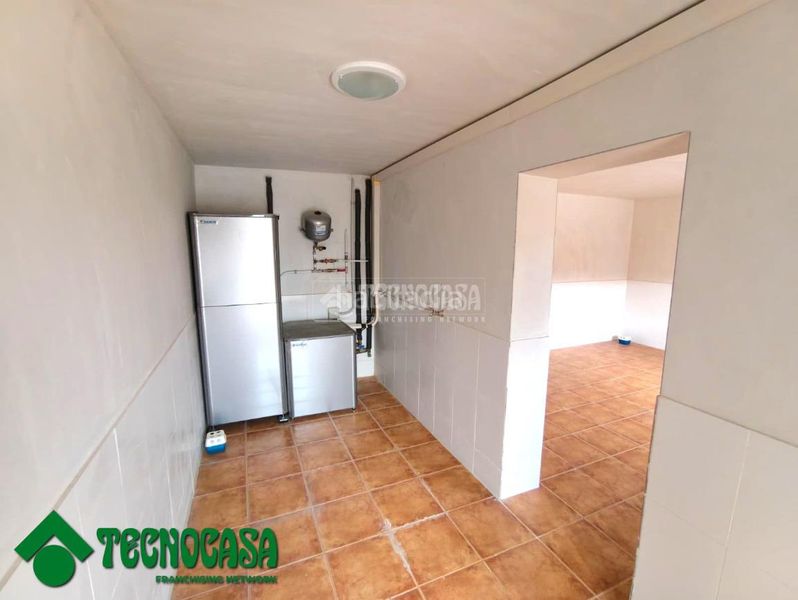 Foto 6686ed1e-f160-4492-921c-dcc17838ec01. Casa aparellada amb aparcament a Gálvez