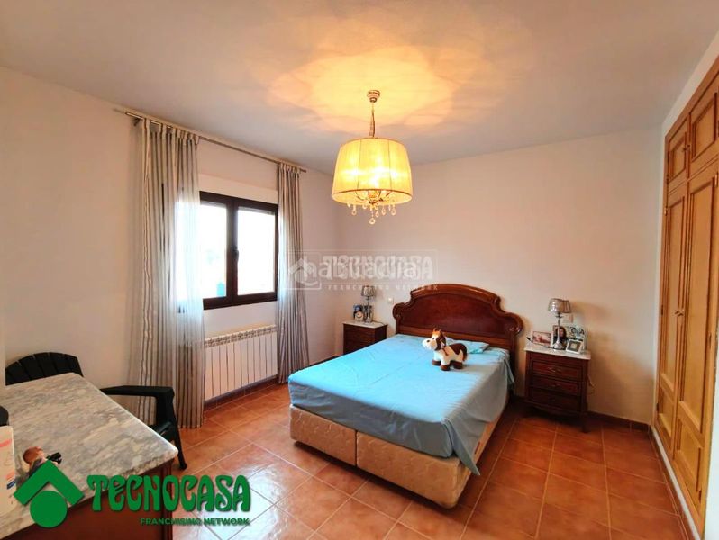 Foto 76fab3e6-9a52-4c89-9e6d-2de31f1f39a0. Casa aparellada amb aparcament a Gálvez