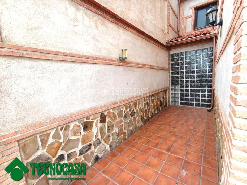 Foto a4e508e4-7ffd-4942-9199-2a3256db0a36. Casa aparellada amb aparcament a Gálvez