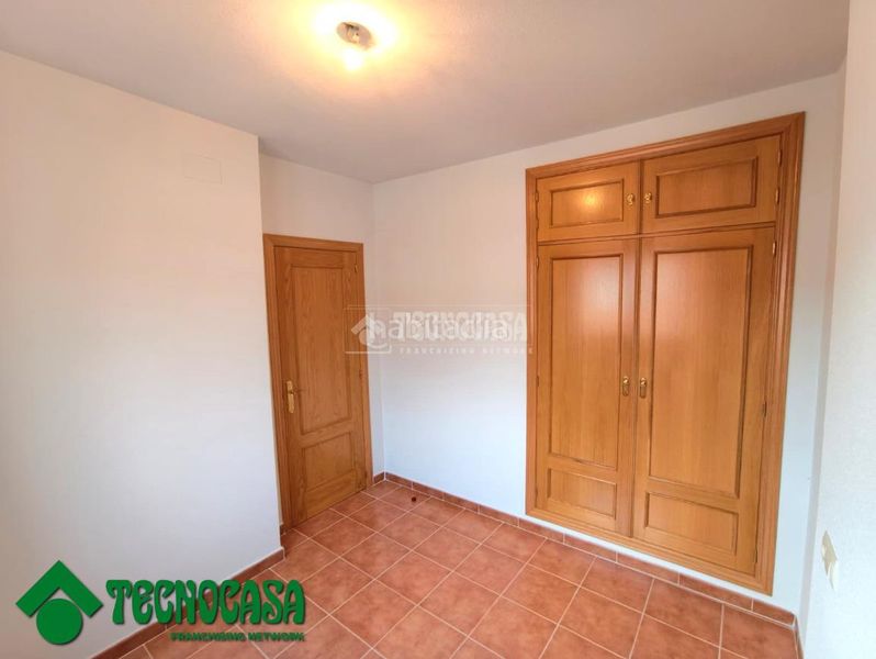 Foto df8b8d8d-f805-4313-baac-493a34a84a7d. Casa aparellada amb aparcament a Gálvez