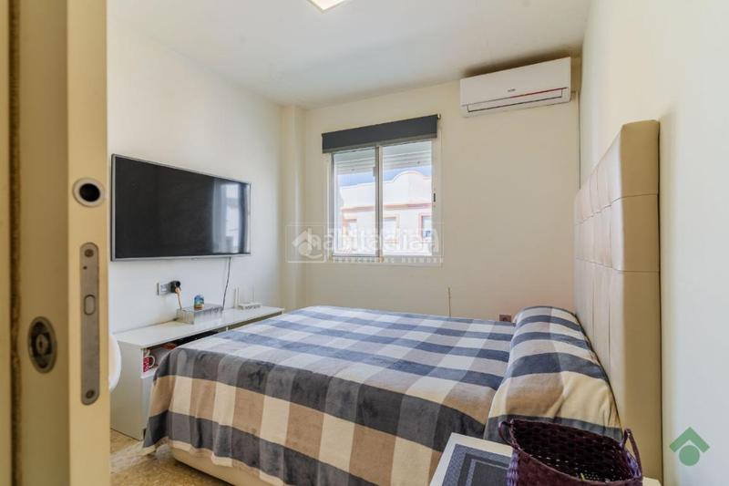 Foto a8520b6c-ec2b-4465-b9c0-67586d763ab2. Casa aparellada a Centro Puerto Real