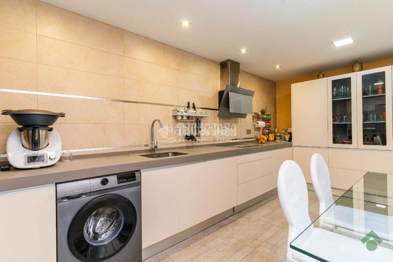 Foto b1b8ec03-02be-45ba-a5dd-93c173b9f3c3. Casa aparellada a Centro Puerto Real