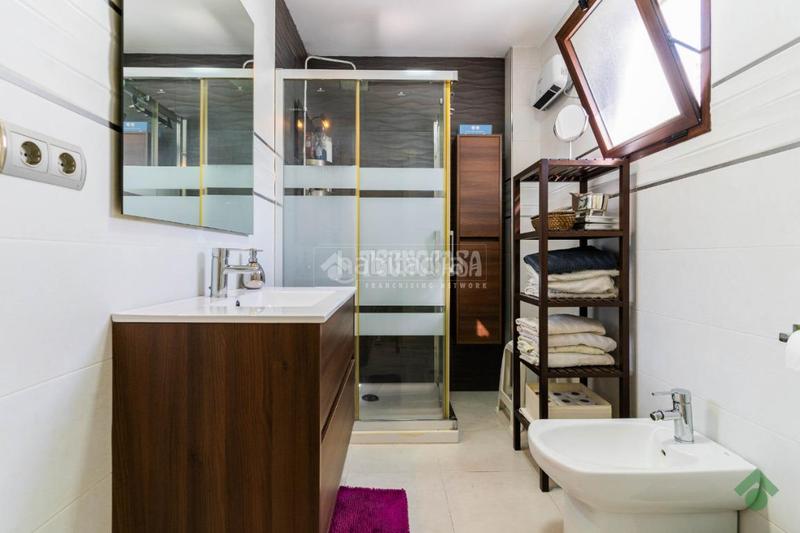 Foto c1ceee27-8a50-4a96-a946-f53f2189f4d3. Casa aparellada a Centro Puerto Real