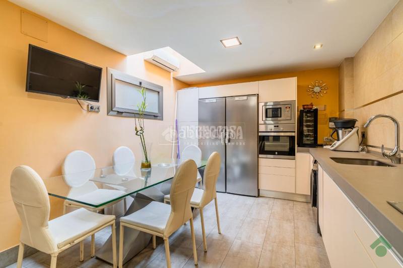 Foto e9831502-2842-44ce-9793-1fb0edcff491. Casa aparellada a Centro Puerto Real