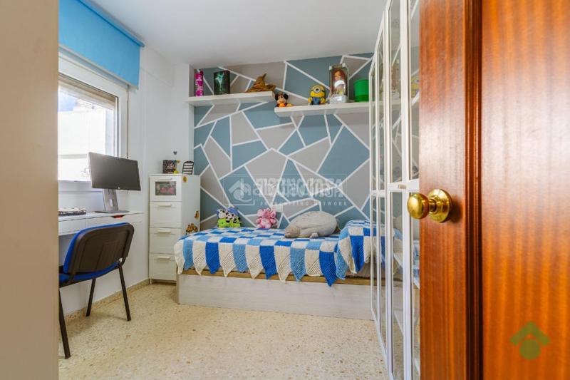 Foto 160d521f-74cb-45a5-8e4d-8ca730419957. Casa aparellada amb aparcament a Centro Puerto Real