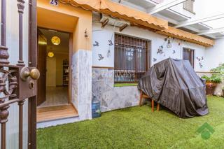 Casa aparellada a Centro. Casa en venta en puerto real