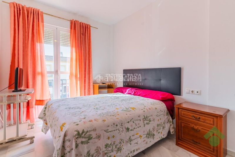 Foto 1bcf7ad3-8acd-4eb4-9a63-797460a727b1. Casa aparellada amb aparcament a Las Canteras Puerto Real