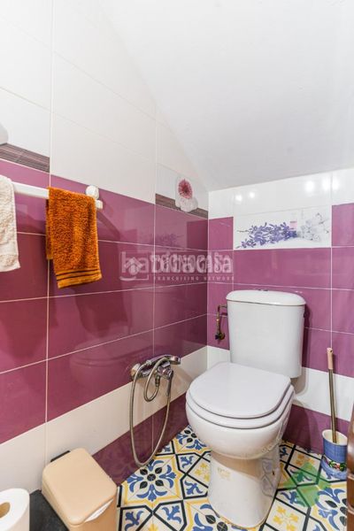 Foto 3f68bdbf-f2fe-4892-9c94-ec1df8d273f5. Casa aparellada amb aparcament a Las Canteras Puerto Real