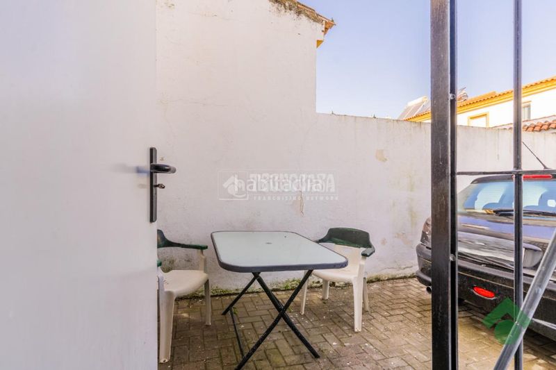 Foto 9f76c8f6-a9b8-409a-a5ef-d341a3bd379f. Casa aparellada amb aparcament a Las Canteras Puerto Real