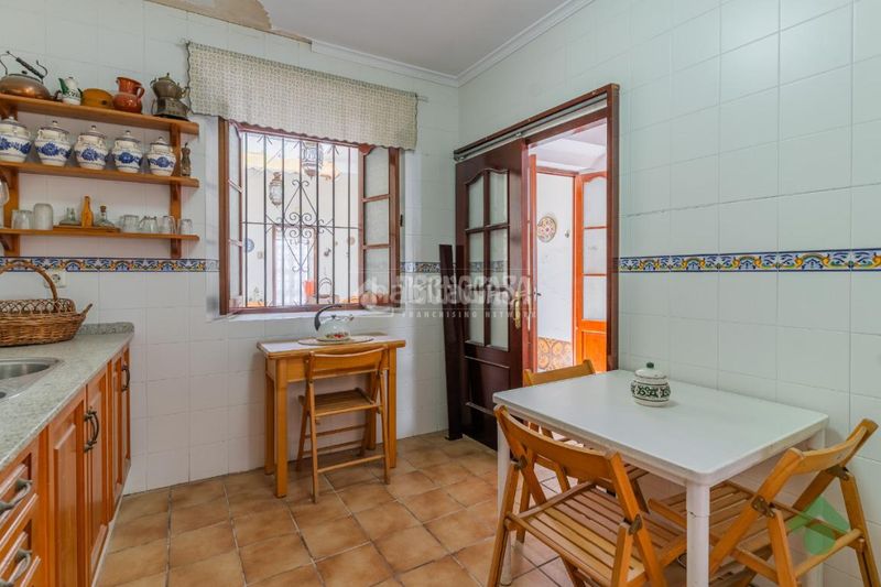 Foto c983f5c6-c722-41a5-83a9-8fbee9cb1d5b. Casa aparellada a Centro Puerto Real