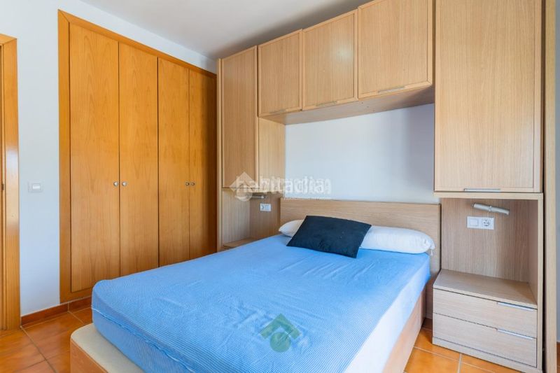 Foto e86e0efc-c68f-4aaa-8d19-b330612352a3. Casa aparellada amb aparcament a Las Canteras Puerto Real
