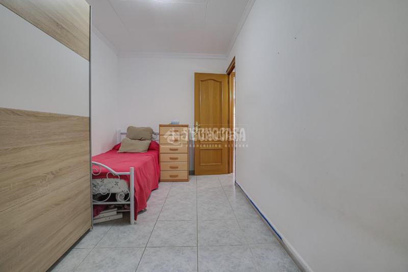 Foto 34b00292-4723-47f6-b99a-cf90d196a827. Flat with heating in Ca n'Anglada Terrassa