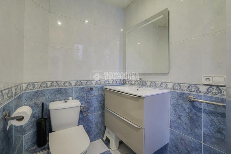 Foto 83a745b7-3926-4dc2-8b0d-20f3cd94d451. Flat with heating in Ca n'Anglada Terrassa