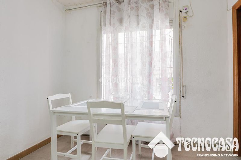 Foto 1ee5f6a5-a4fb-4a0c-80dd-5a8d8f04d6c6. Pis a Barri del Centre Terrassa