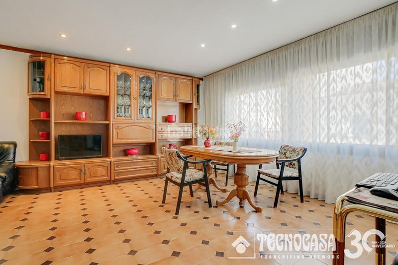 Foto 43236bbd-509f-4bda-ba59-41e771084035. Casa aparellada a Barri del Centre Terrassa