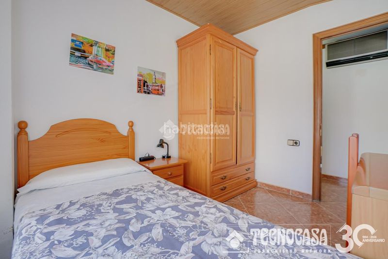 Foto 43be0dbc-46a4-40c8-95d5-42f6acdf5db1. Casa aparellada a Barri del Centre Terrassa