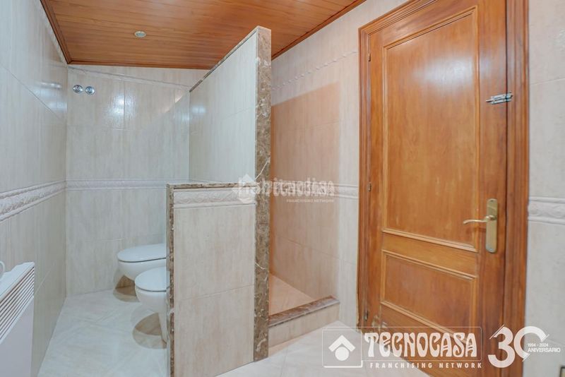 Foto 61158e77-1326-4a25-ba1d-f181957bc31c. Casa aparellada a Barri del Centre Terrassa