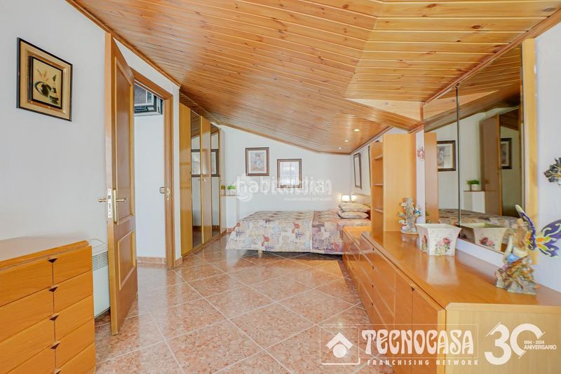 Foto 731ff7ff-b0e2-4883-9ea3-e92e09b7beb9. Casa aparellada a Barri del Centre Terrassa