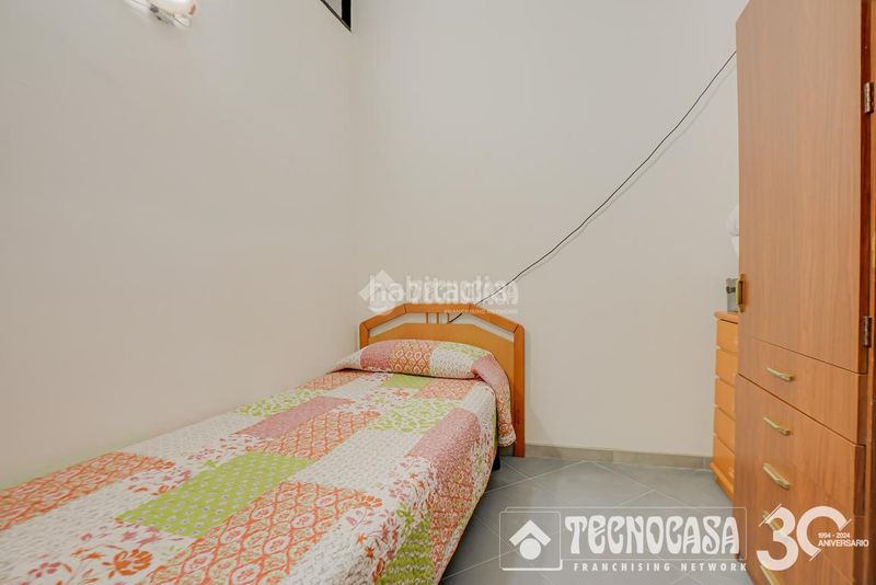 Foto 7475df93-3633-4262-897e-3a589ab308ea. Casa aparellada a Barri del Centre Terrassa