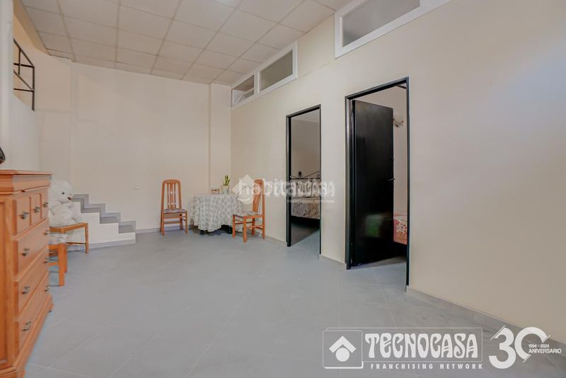 Foto 7a0e9a9a-f6cc-4dac-91e3-c54363f38de9. Casa aparellada a Barri del Centre Terrassa