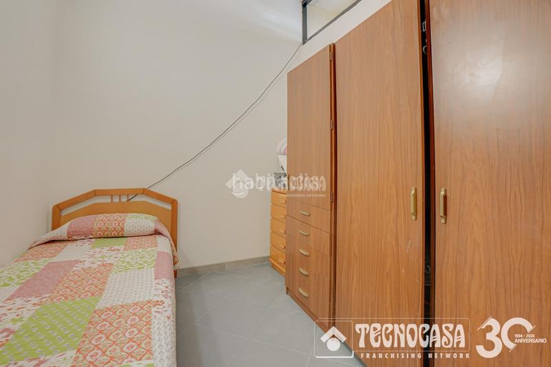 Foto bb35870d-463d-41ab-a27c-1ff508a118d7. Casa aparellada a Barri del Centre Terrassa