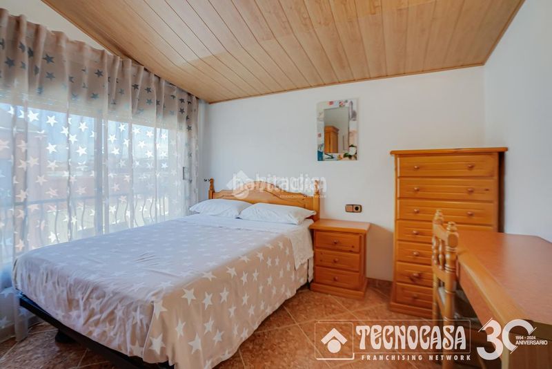 Foto c337623e-c862-4272-9c82-6c429fdf8fe2. Casa aparellada a Barri del Centre Terrassa