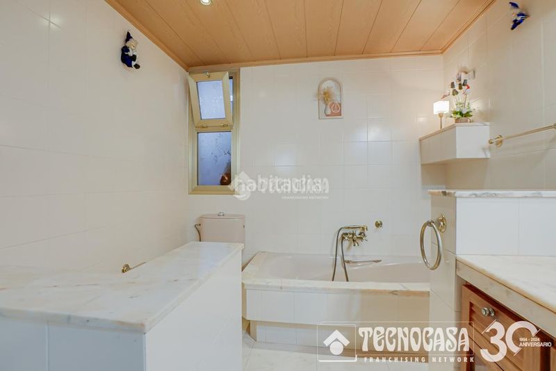 Foto d7b7698f-3550-4863-8ad1-a8b82765f2c4. Casa aparellada a Barri del Centre Terrassa