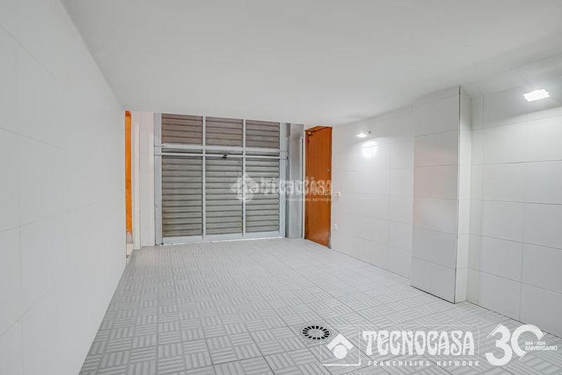 Foto fe12fa5c-18bf-48e5-9b81-21f019bf705d. Casa aparellada a Barri del Centre Terrassa