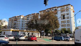 Pis a El Torrejón - El Cerezo. Piso en venta en sevilla