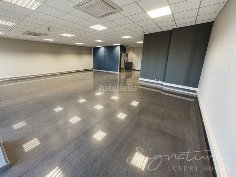 Foto 39cef9c7-a427-46a4-81ab-8da605fbd4f6. Miete büro in Zona Nord Rubí
