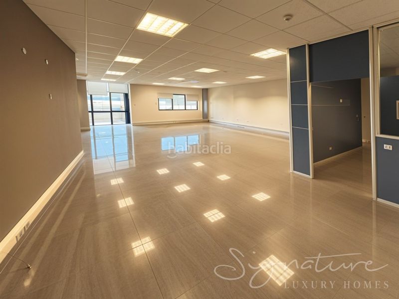 Foto 5610e85b-fb7b-4307-86ff-b20602178a01. Miete büro in Zona Nord Rubí