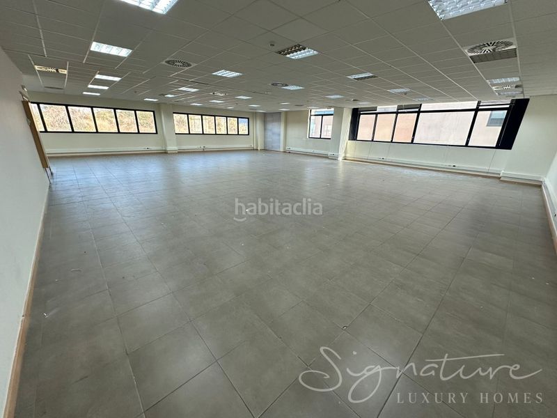 Foto 8b1153f4-a5eb-4540-84be-eed19f184d3f. Miete büro in Zona Nord Rubí