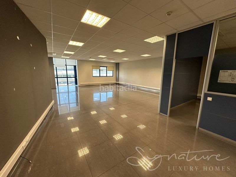Foto dd91d4da-c525-4e16-ba14-f73fd5220cf3. Miete büro in Zona Nord Rubí