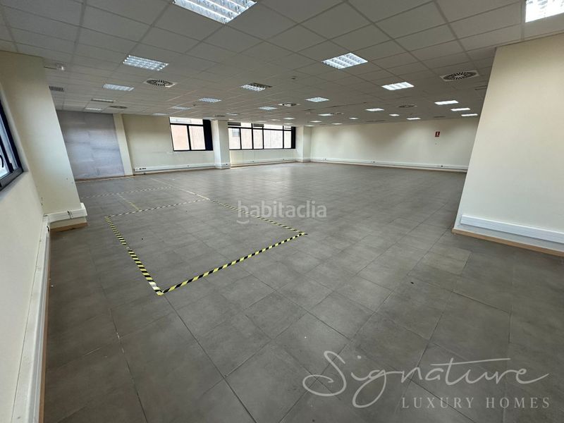 Foto f213a1bb-28a4-4ef2-832f-615f30fa7257. Miete büro in Zona Nord Rubí