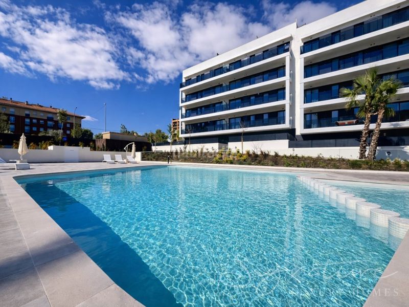 Foto 52203cbb-c0c2-416c-bd82-da61e1c52909. Rent flat with parking pool in Abrera