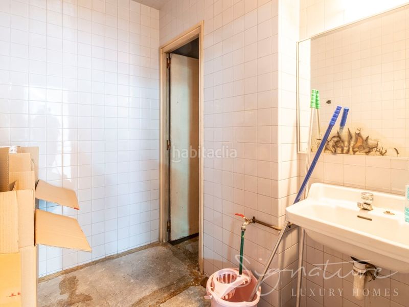 Foto a55d3e4d-1437-4759-81f2-9b67f099bb8c. Edificio prestigioso edificio con infinitas posibilidades en el centro urbano de lhospitalet de llobregat barcelona en Hospitalet de Llobregat (L´)