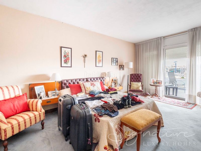 Foto ba5b2da7-2c1e-4b30-87b6-ca6b74d2718e. Edificio prestigioso edificio con infinitas posibilidades en el centro urbano de lhospitalet de llobregat barcelona en Hospitalet de Llobregat (L´)