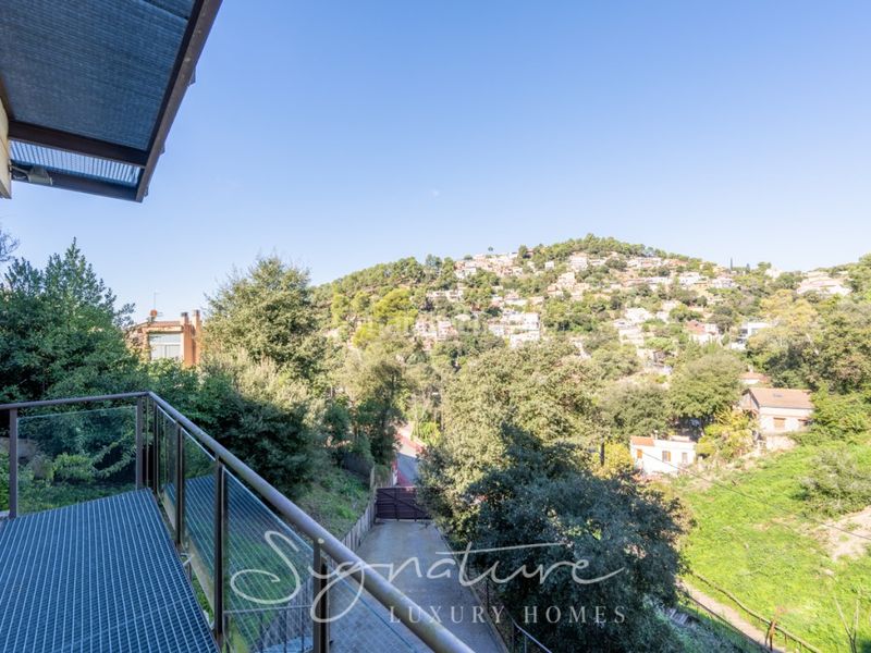 Foto 4994eb68-dfd1-405a-a72f-7a27288fa7c7. Casa amb aparcament a Vallvidrera - Tibidabo - Les Planes Barcelona