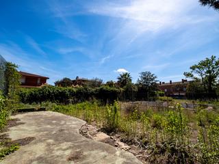 Terrain résidentiel à Calle urals s/n. Terreno llano con orientación sur a escasos metros de la estació