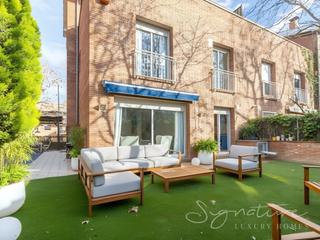 Casa adossada  Calle domenec oristrell. Única y exclusiva vivienda adosada en venta en parc central sant
