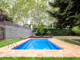 Location Attique à Calle sant eduard 2. Fantástico ático dúplex en alquiler, con tres terrazas, zona com