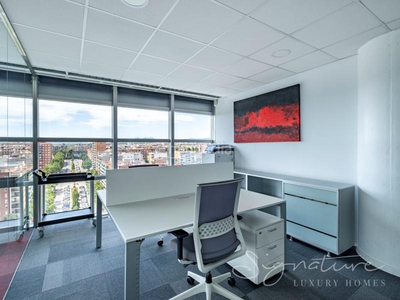 Foto 40d8d121-e1db-482a-b033-cdab4d46cd4f. Alquiler oficina en avenida francesc macia de 60 exclusiva oficina en alquiler en torre milenium en Sabadell