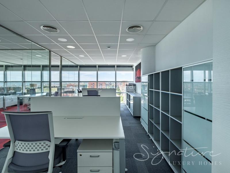 Foto 9a7e2549-e0e1-43c6-8dba-fd913f26293a. Location bureau dans avenida francesc macia de 60 dans Sabadell