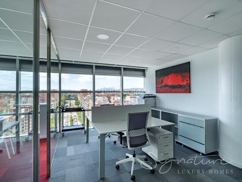 Foto 0423531e-d50e-4eed-b95a-29236cdd21eb. Rent office space in avenida francesc macia de 60 in Sabadell