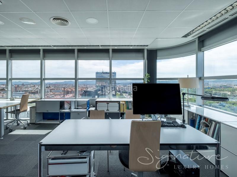 Foto 4768fef4-1e18-4b10-a8f7-6dbc9f5a8848. Rent office space in avenida francesc macia de 60 in Sabadell