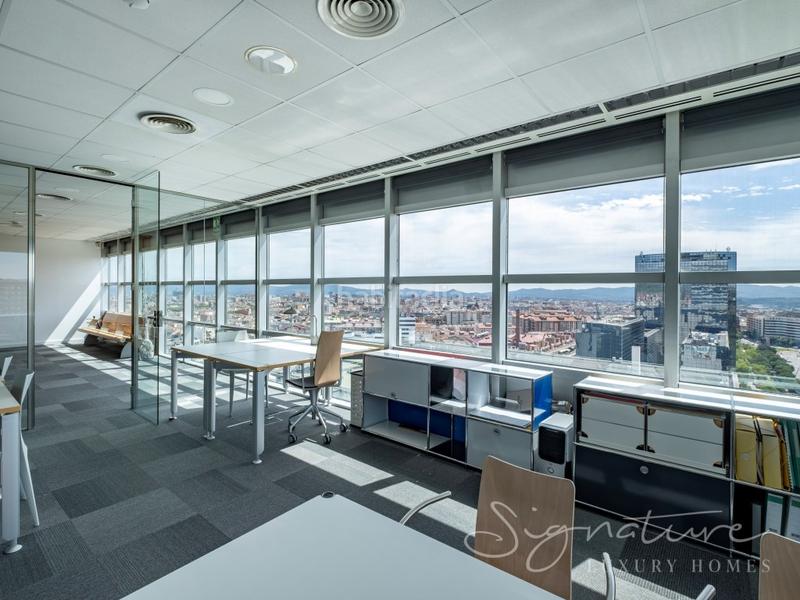 Foto 8844a8ed-195a-4b0f-8895-bd4603a7d611. Rent office space in avenida francesc macia de 60 in Sabadell