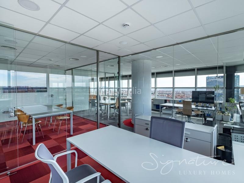 Foto b9fd74f8-5ee5-46b5-89a0-5cd14c5e8f72. Rent office space in avenida francesc macia de 60 in Sabadell