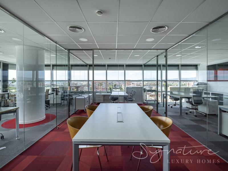 Foto bad667d3-5204-4950-84ad-2fb15bfba560. Rent office space in avenida francesc macia de 60 in Sabadell