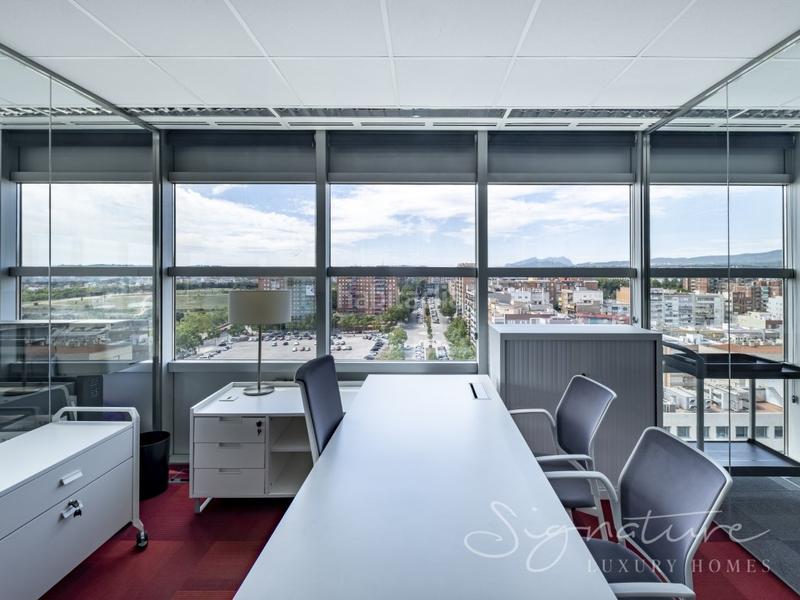 Foto fad2b72a-aeec-4eac-9821-ac2571ed7890. Rent office space in avenida francesc macia de 60 in Sabadell