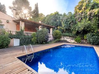 Casa a Calle pin i soler s/n. Unifamiliar a cuatro vientos con jardín privado en bellaterra ce